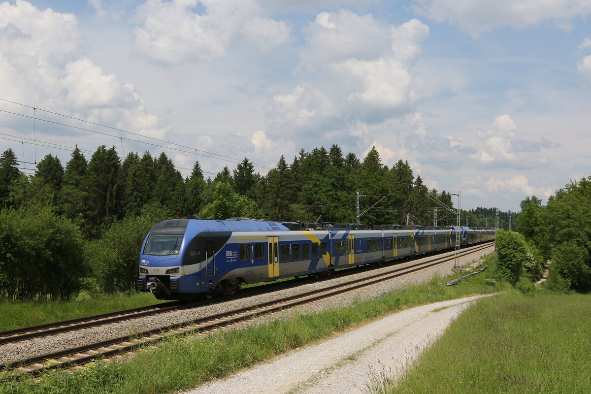 ET 316 auf dem Weg nach M�nchen. Aufgenommen am 8. Juni 2021 bei Grabenst�tt.