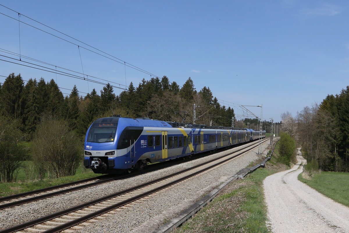 ET 319 am 28. April 2021 bei Grabenst�tt im Chiemgau.