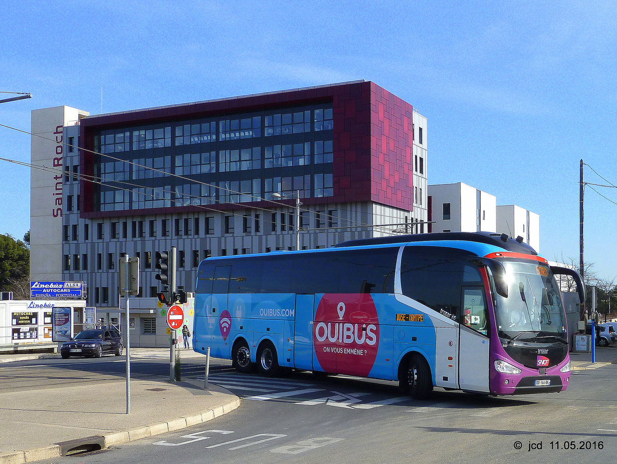 Frankreich, Languedoc-Roussillon, Hérault, Montpellier Sabines (an der Trambahn Linie 2): ein OUIBUS (vorher: iD BUS) der SNCF (IRIZAR i6). 01.03.2016