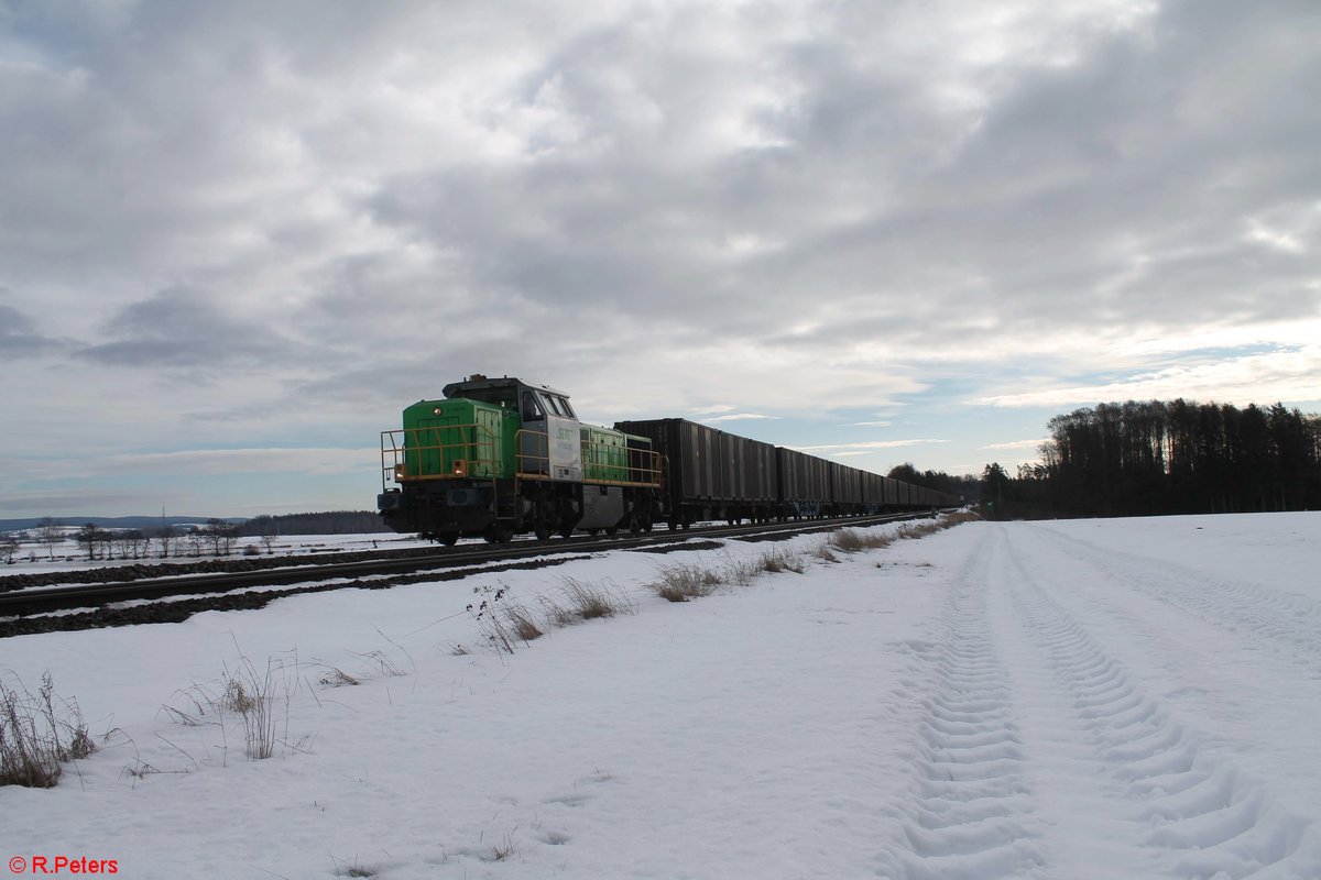 G1700.03 zieht bei Oberteich den Hackschnitzelzug Wiesau - Hof - Niedergörne. 22.01.21