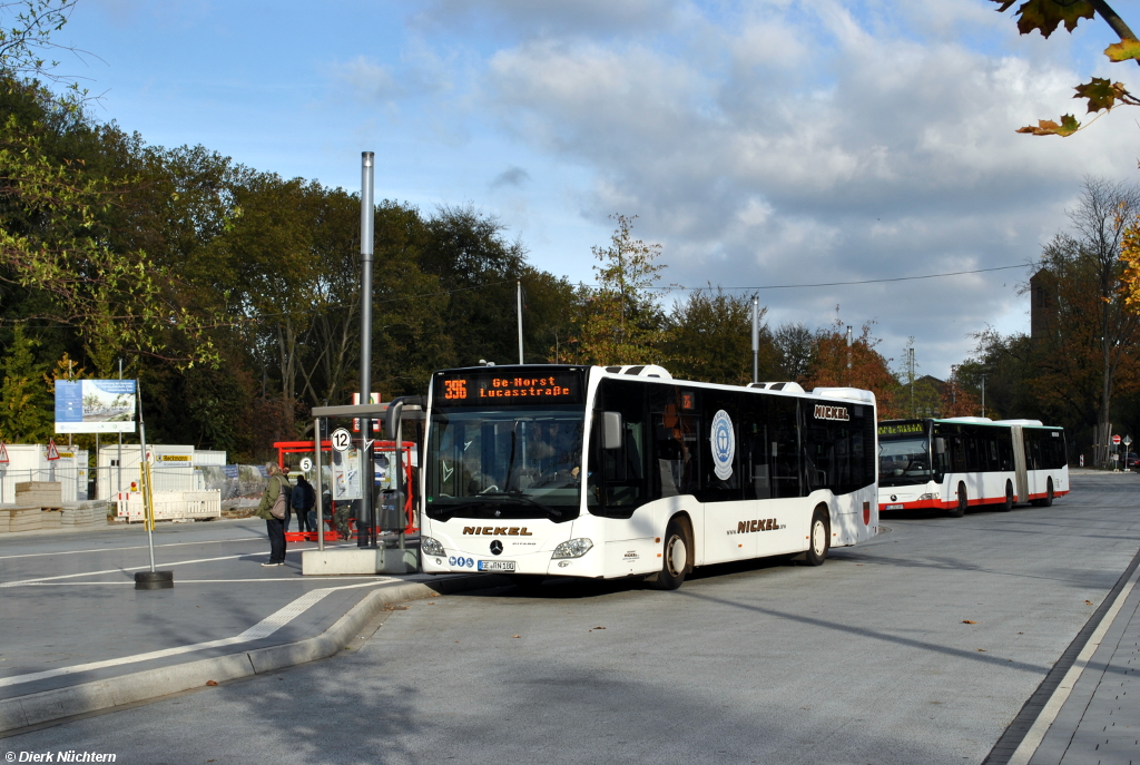 GE-RN 180 ist am 28.10.2018 am ZOB Gelsenkirchen, Buer Rathaus zu sehen. Der Bus ist auf der Linie 396 nach GE-Horst, Lucasstrae im Einsatz.