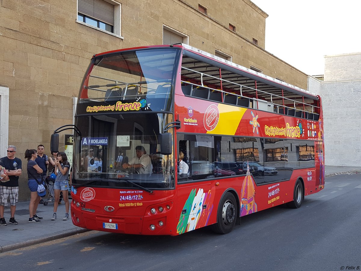 Güleryüz Cobra von Citysightseeing Firenze in Florenz.