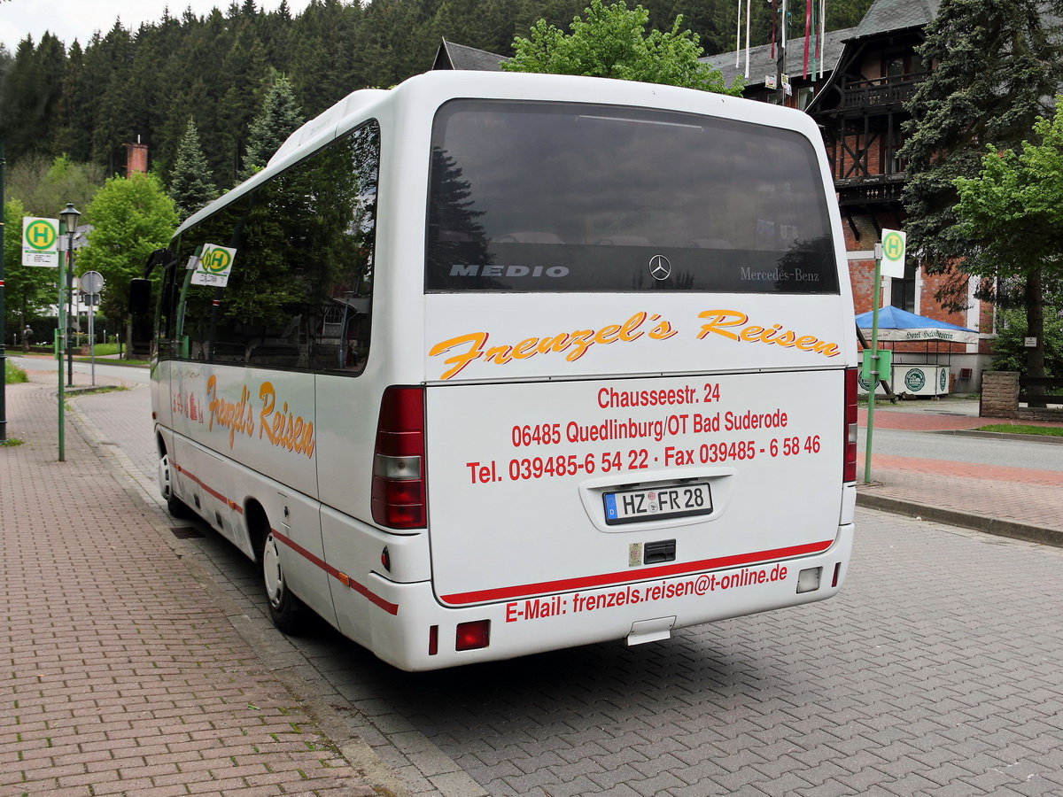 Heckpartie des Mercedes Medio von Frenzel´s Reisen aus Deutschland in Harzgerode am 21. Mai 2017.