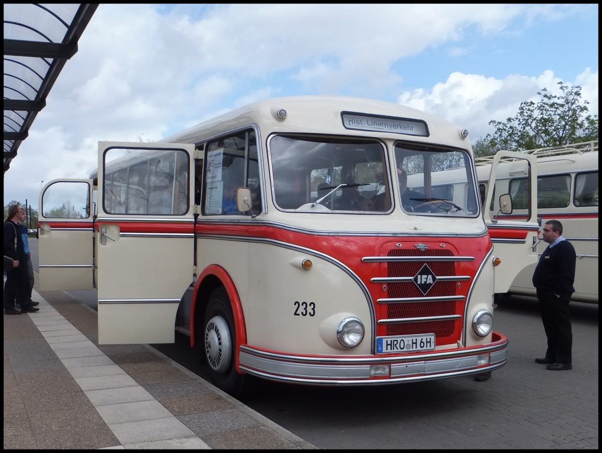 IFA H6B der Rostocker Straßenbahn AG in Rostock.