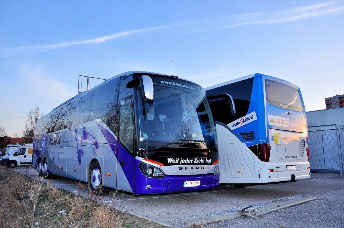 Im Vordergrund der SETRA 517 HD von BLAGUSS Reisen aus Wien,Mannschaftsbus des FC Austria Wien,Krems,11.3.2014. Liebe Gre an den Fahrer und Dank fr Fotogenehmigung.