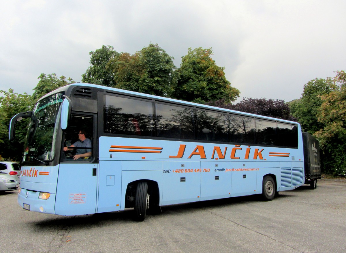 IRISBUS aus der CZ mit Anhnger im September 2013 in Krems.