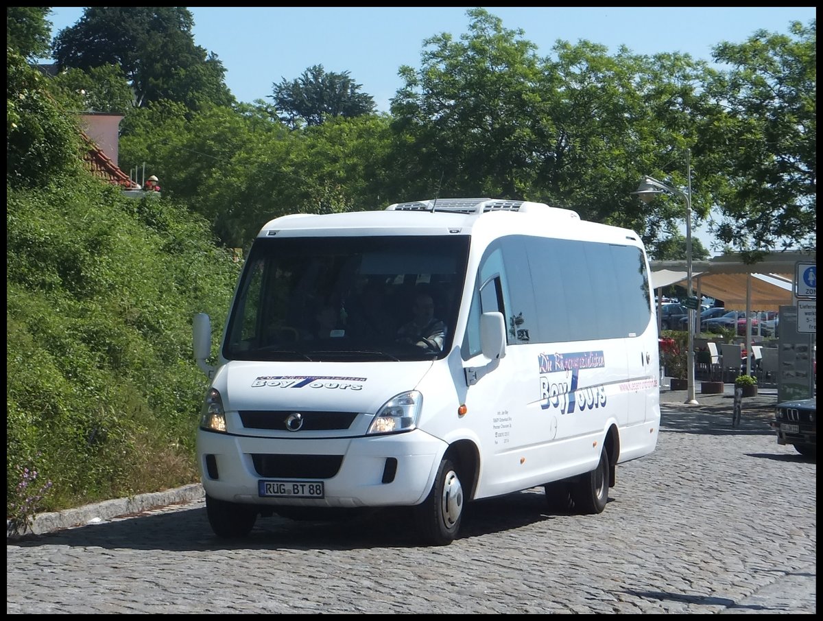 Irisbus Sunrise von BoyTours aus Deutschland im Stadthafen Sassnitz.