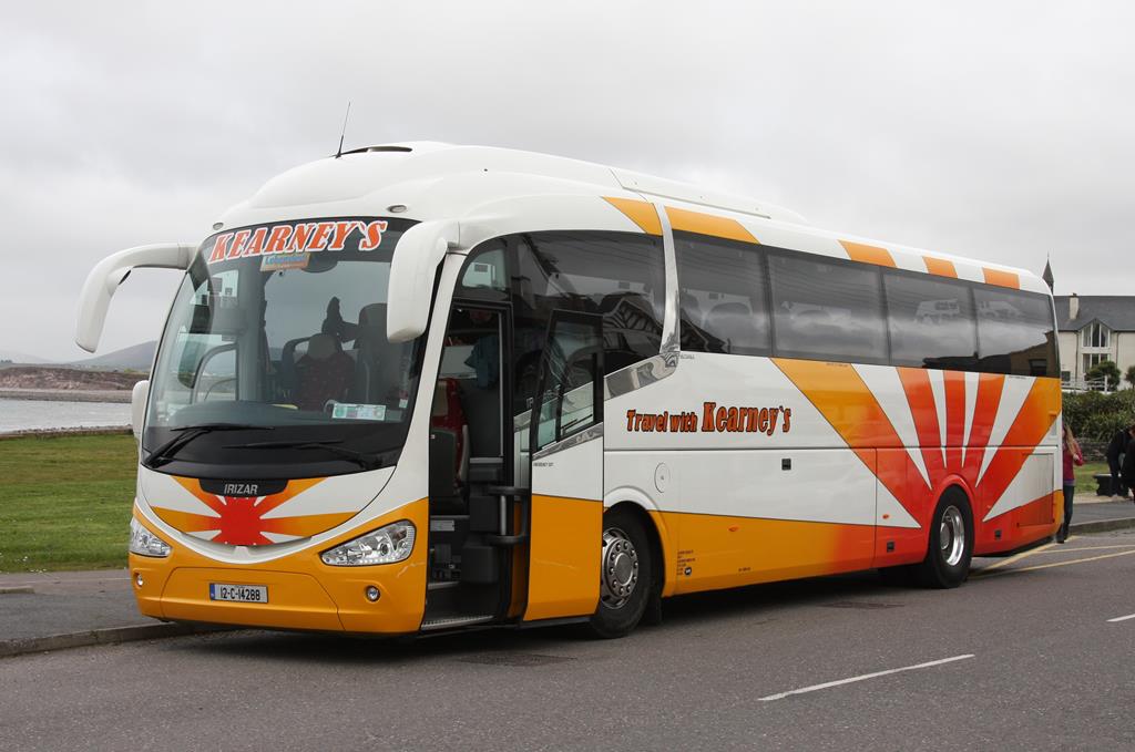 Irizar i 6 Reisebus der Fa. Kearney am 12.4.2017 in Waterville in Irland.