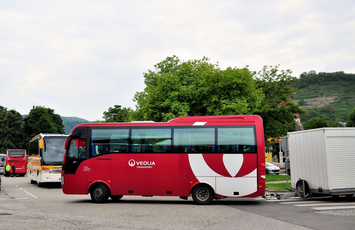 ISUZU TOURQUOISE aus der CZ mit Radhnger am 25.5.2013 in Krems angekommen.