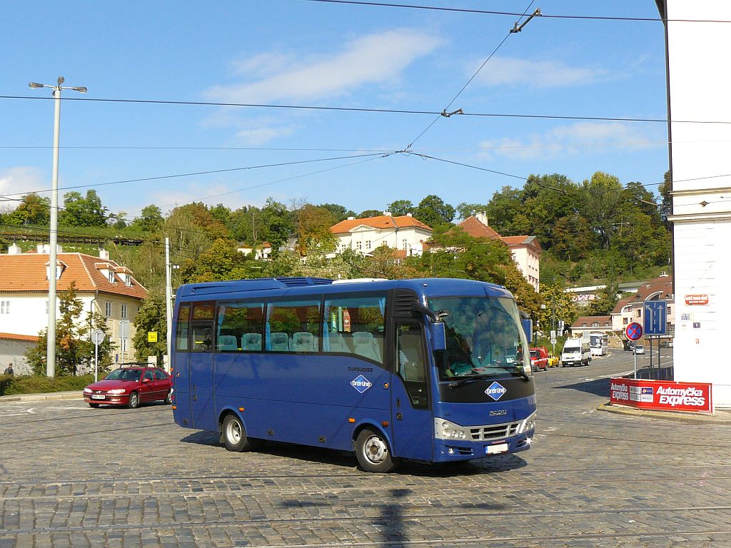 Isuzu Turqoise Bus, Nbře Edvarda Benee, Prag (CZ) 08-09-2012.