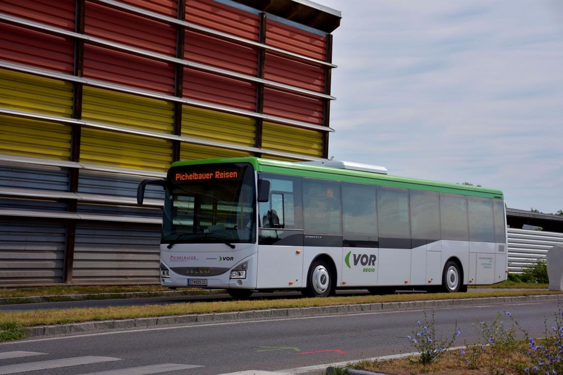 Iveco Crossway von Pichelbauer Reisen aus N.. 2017 in Krems.