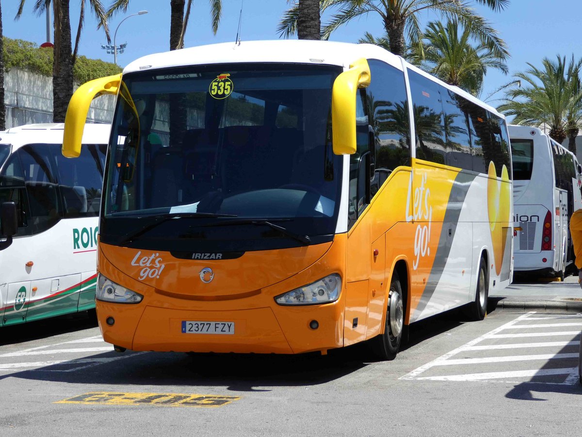 Iveco Irizar steht am Airport Palma /Mallorca im Juni 2016