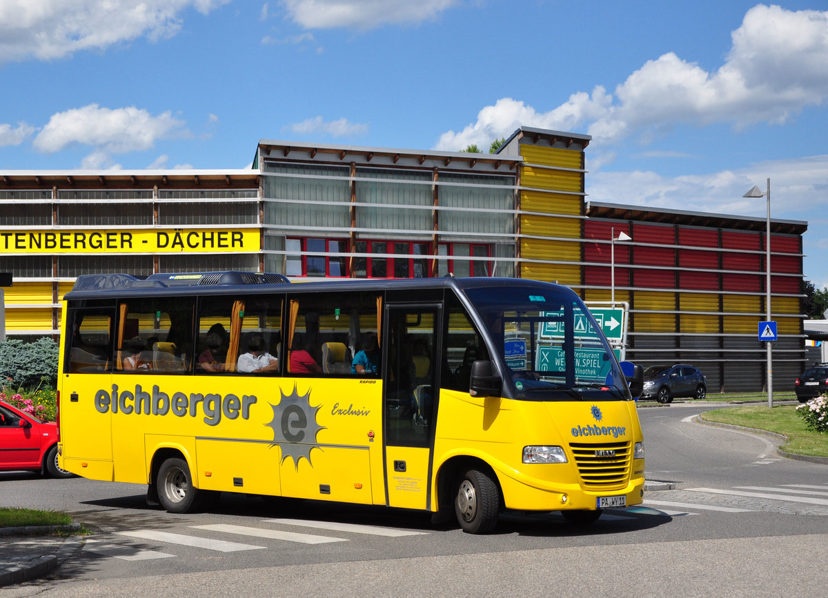 IVECO Rapido Daily 3,0 von Eichberger Reisen aus der BRD in Krems gesehen.