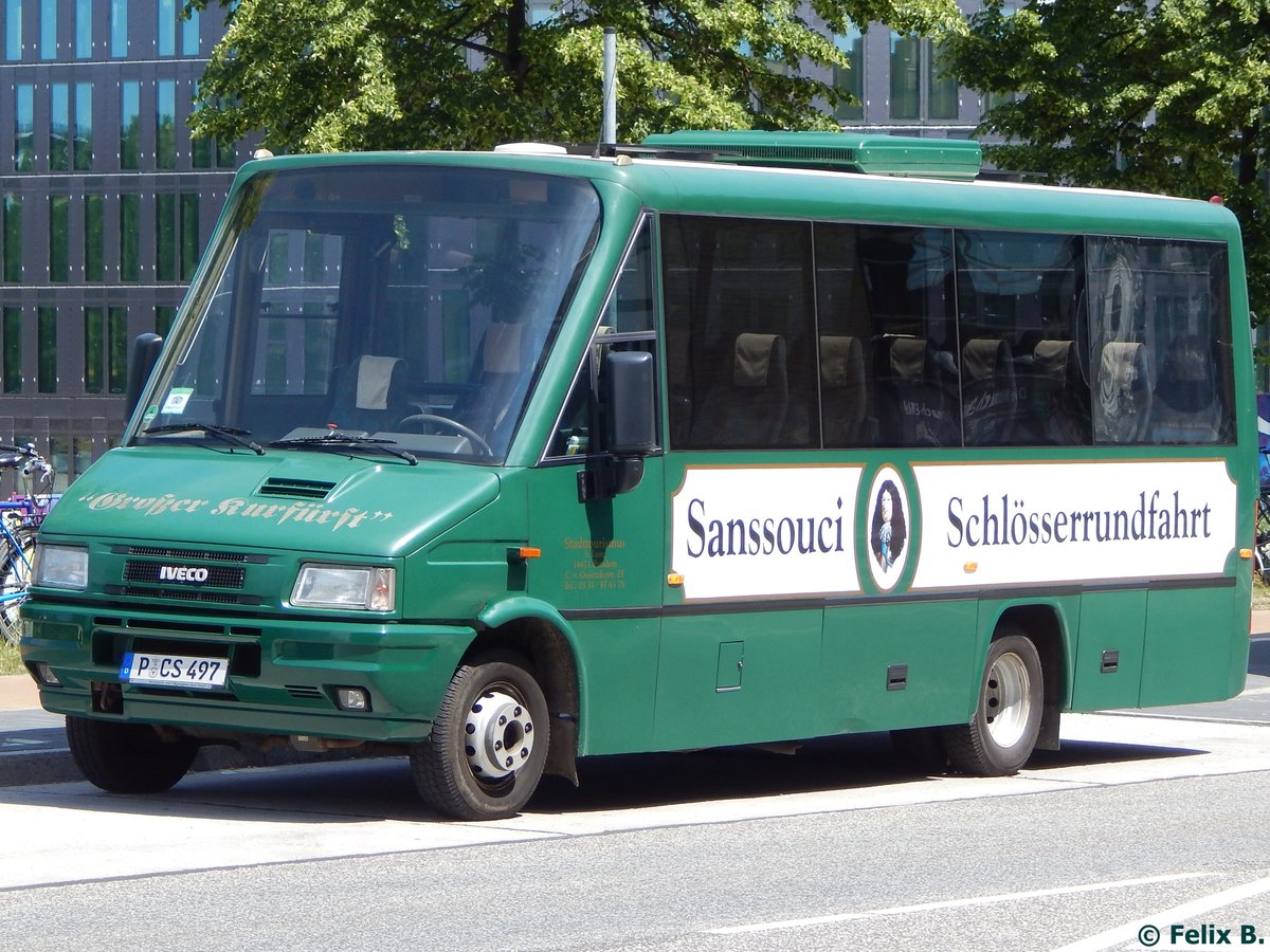 Iveco von Schlösserrundfahrten Tour  Alter Fritz  aus Deutschland in Potsdam. 