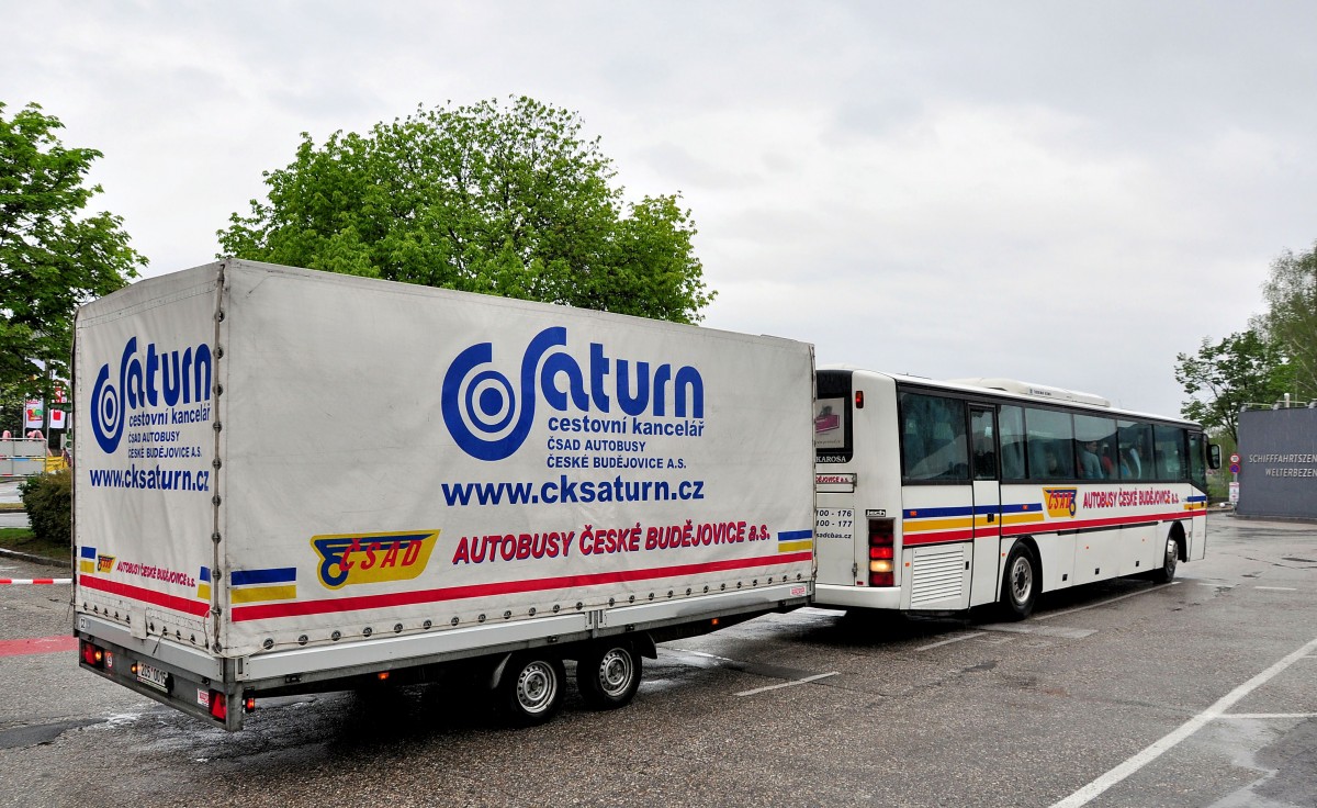 Karosa LC 956 mit einem Radanhnger aus der CZ am 17.Mai 2014 in Krems gesehen.