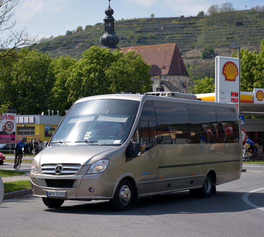 Kleinbus Mercedes Sprinter von SEKAR Trans.PL in Krems.