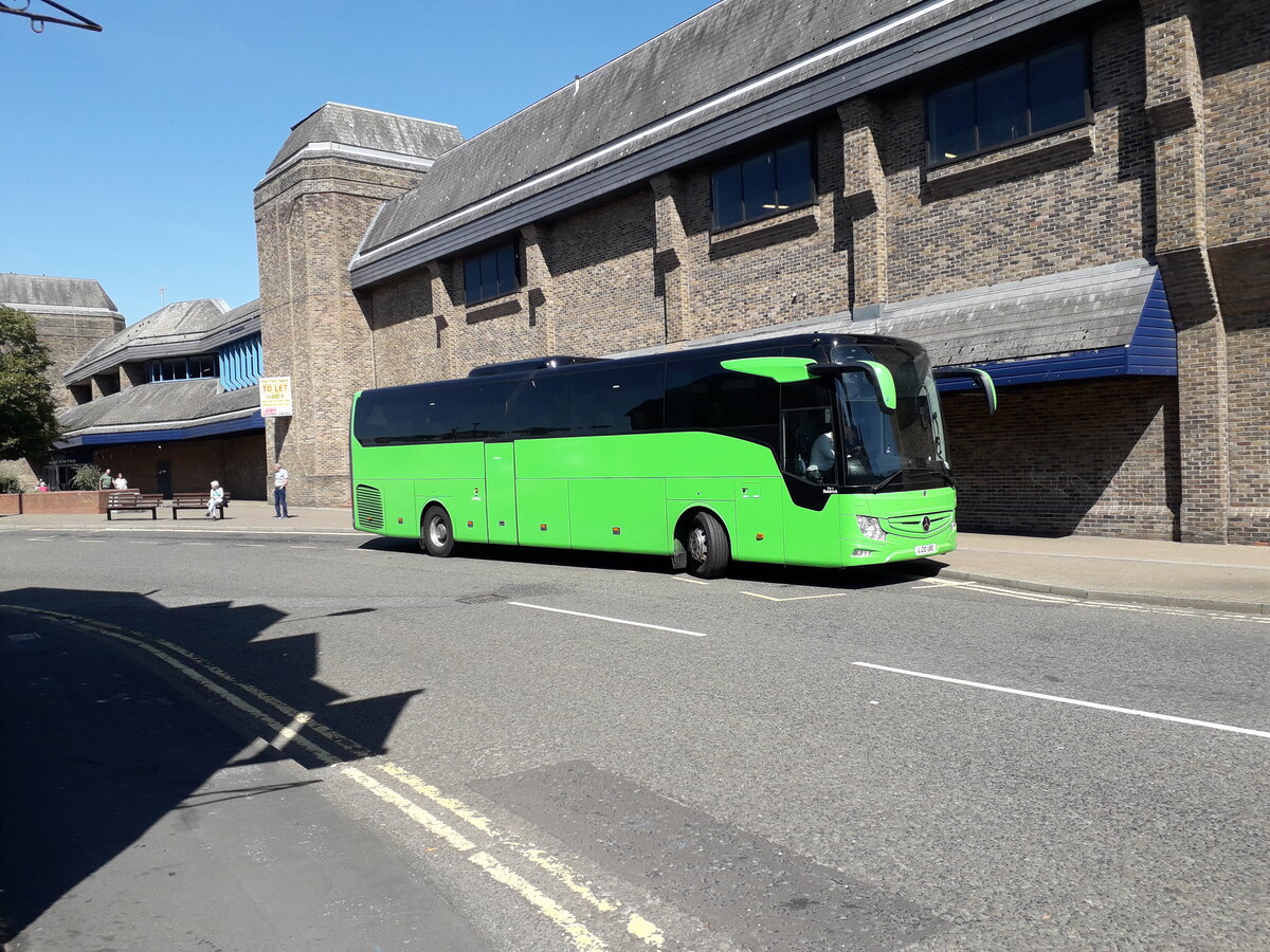 L20 URG, formerly BU18 YTM
A 2018 Mercedes Benz Tourismo (C48Ft) that was new as fleet number 157 to Shearings, now operated by Linburg Coach Hire.  The green llivery is a throwback to its' time on Flixbus work.

Bus Station, Bishop Auckland, County Durham 10th August 2022.