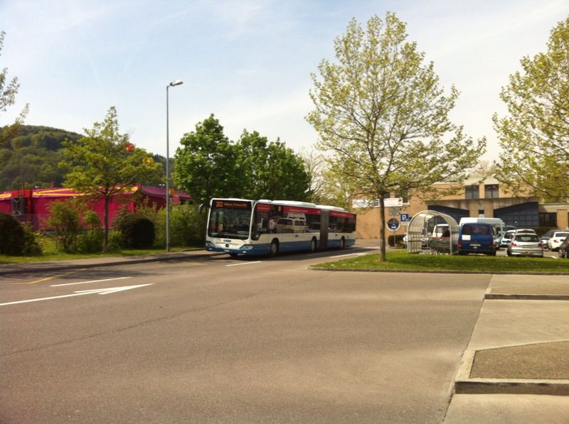 Limmatbus-Mercedes Citaro NR.36 Baujahr 2010 in Spreitenbach bei der Haltestelle Shoppi am 26.4.14.