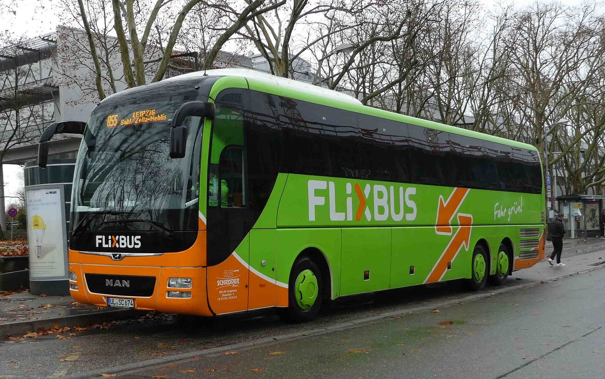 MAN als Flixbus von SCHRDER-Reisen bernimmt am HBF Karlsruhe neue Fahrgste, 12-2018