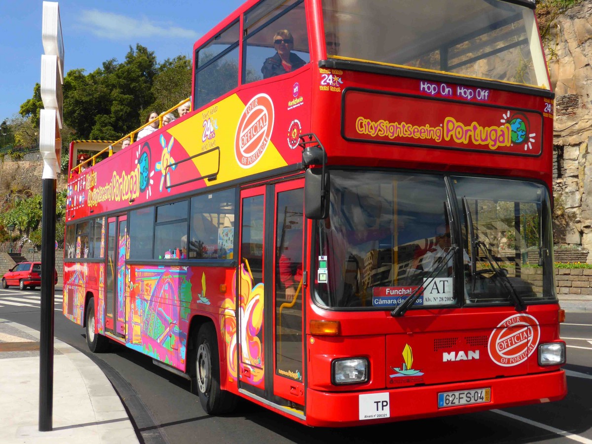 MAN als Stadtrundfahrer, gesehen in Funchal/Madeira im Mrz 2015