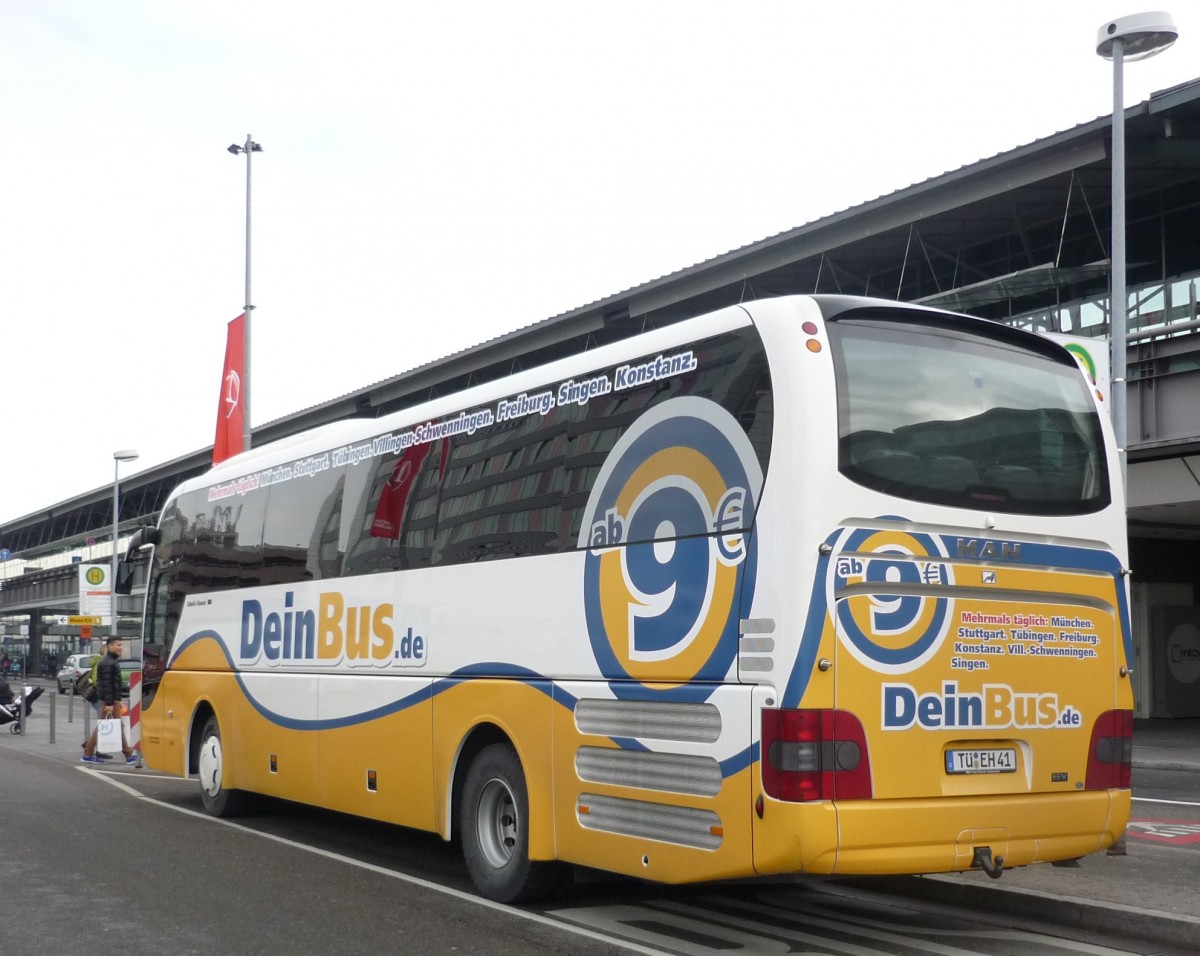 MAN-Bus der Fa. Hartmann aus Rottenburg, als DEINBUS unterwegs. Am Flughafen Stuttgart, am 18.01.2014