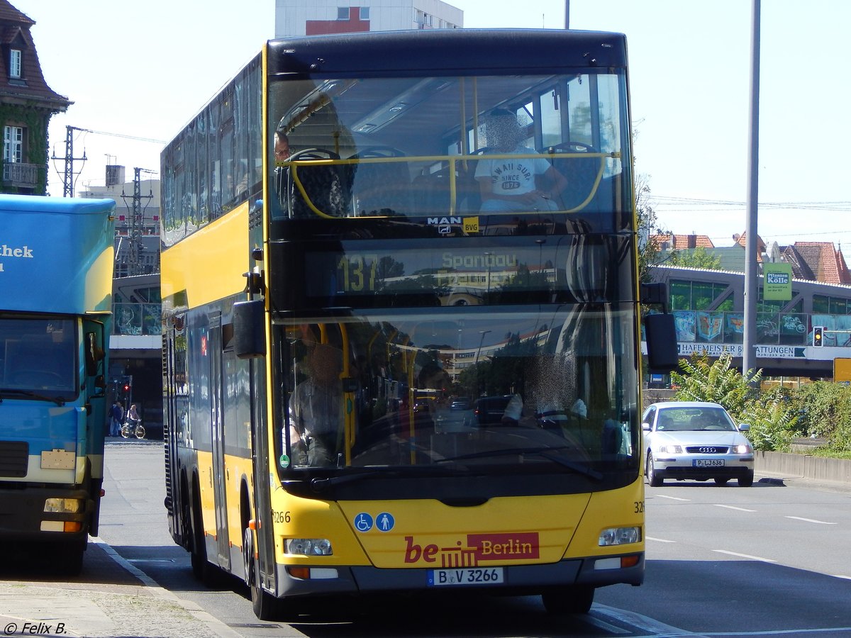 MAN Lion's City DD der BVG in Berlin.