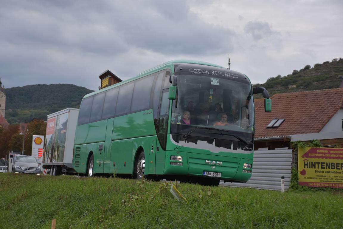 MAN Lion`s Coach aus der CZ mit Radanhnger 09/2017 in Krems.