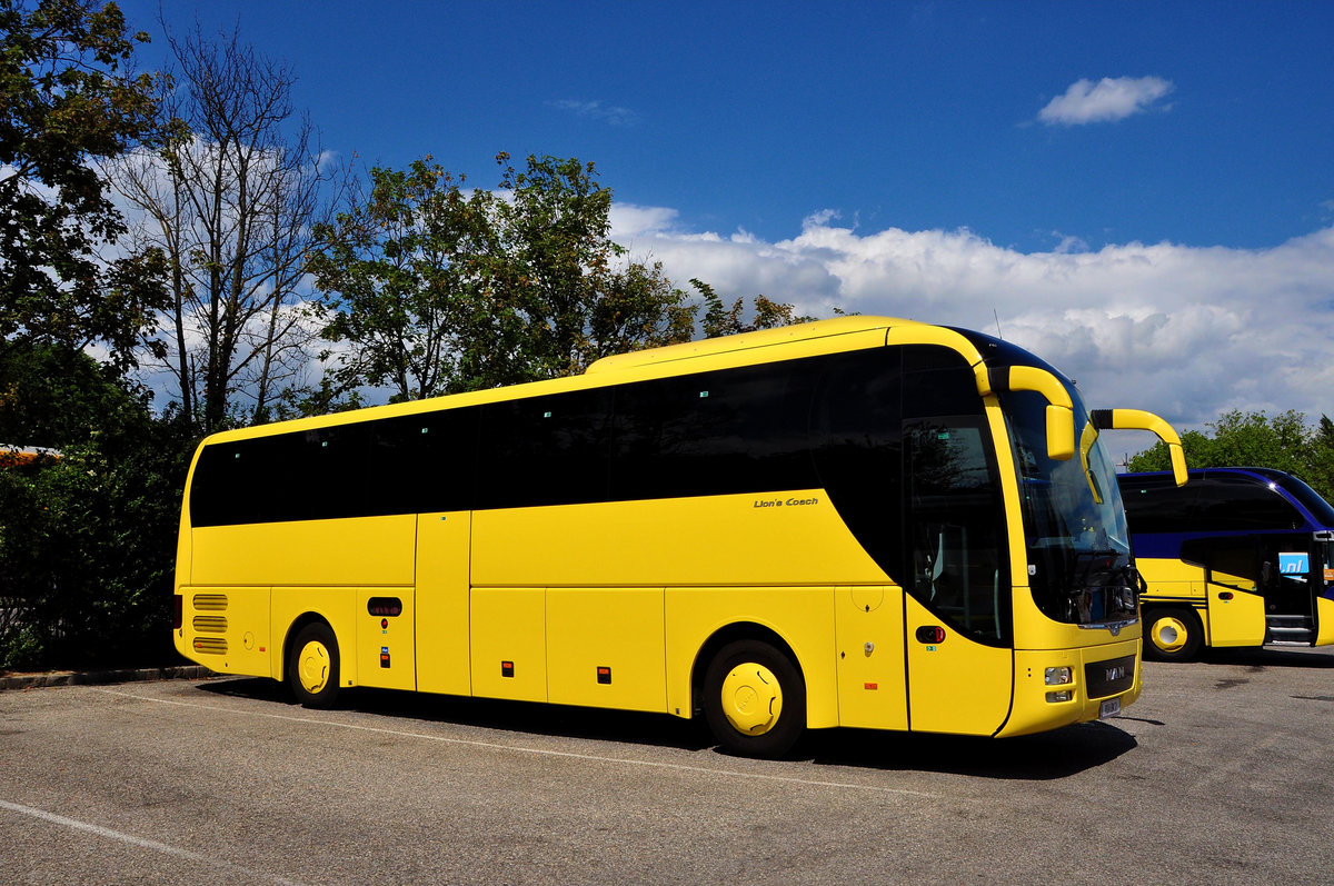 MAN Lions Coach aus Obersterreich in Krems gesehen.