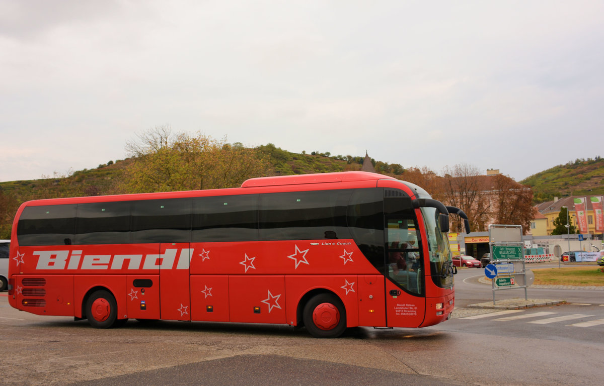 MAN Lion`s Coach von Biendl Reisen aus der BRD in Krems.