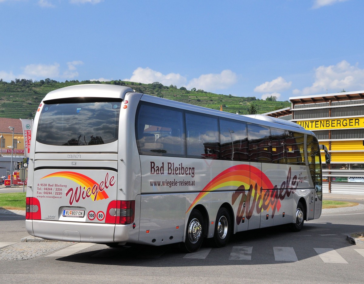 MAN LION`s COACH von Busreisen WIEGELE / sterreich im Juli 2013 in Krems gesehen.