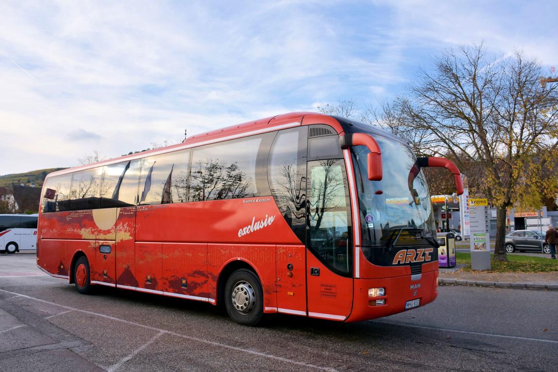 MAN Lion`s Coach D20,ex ARZT Reisen nun Szekeres Bus aus Ungarn im Okt. 2017 in Krems.