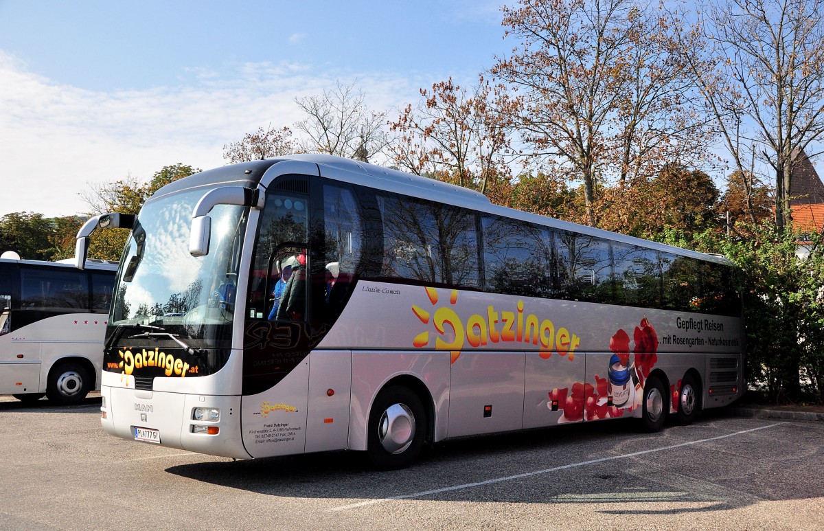 MAN Lions Coach von Datzinger Reisen aus sterreich am 30.9.2014 in Krems.