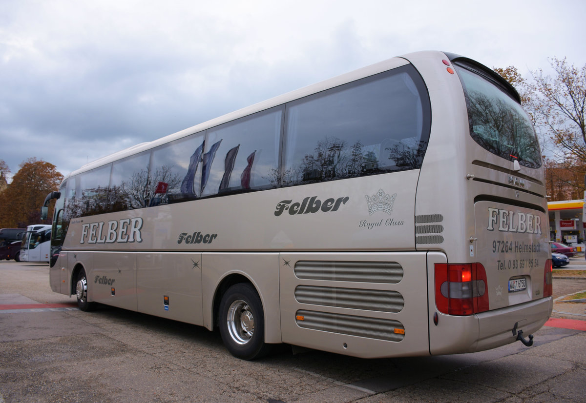 MAN Lion`s Coach von Felber Reisen aus der BRD in Krems.