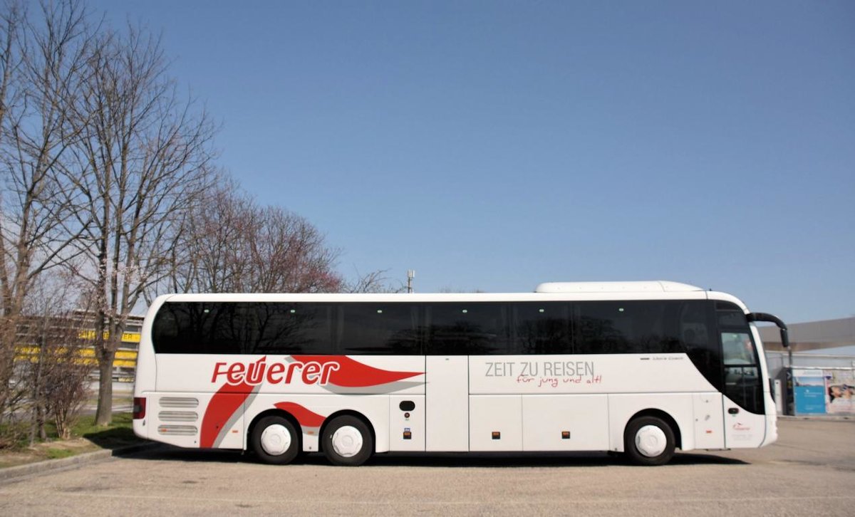 MAN Lion`s Coach von Feuerer Reisen aus der BRD 04/2018 in Krems.