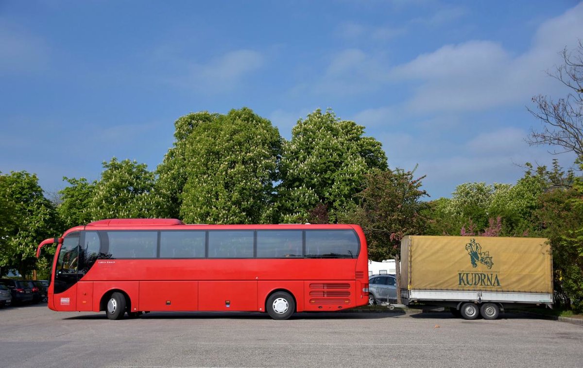 MAN Lion`s Coach von GRANDE S.R.O. aus der CZ in Krems.