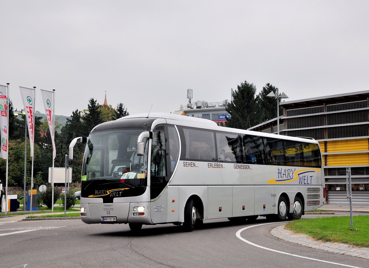 MAN Lions Coach von Harald Lechner`s Busunternehmen am 4.10.2014 in Krems.