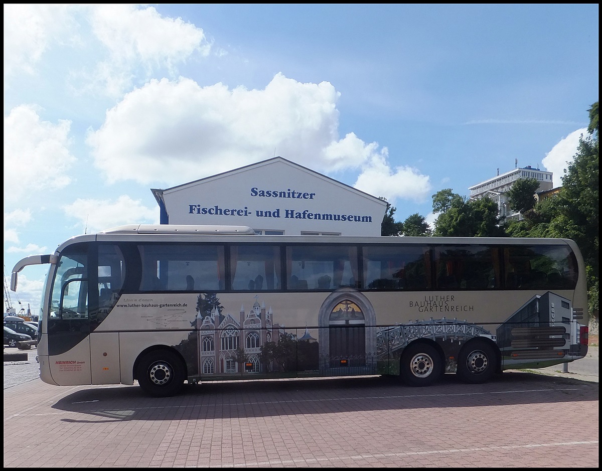 MAN Lion's Coach von Heinrich-Reisen aus Deutschland im Stadthafen Sassnitz.