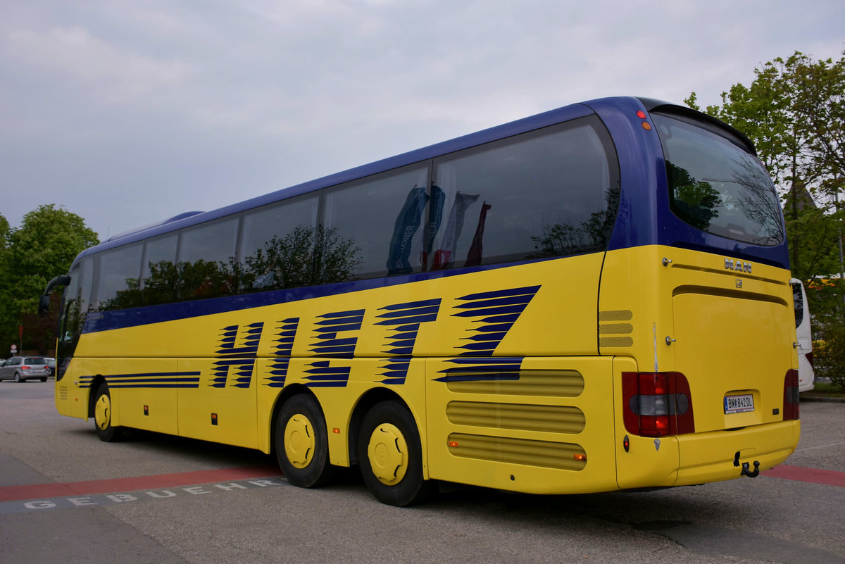 MAN Lion`s Coach von HIETZ Reisen aus Niedersterreich in Krems.