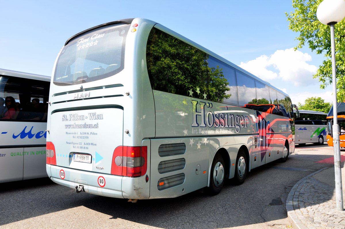 MAN Lions Coach von Hssinger Reisen aus sterreich in Krems gesehen.