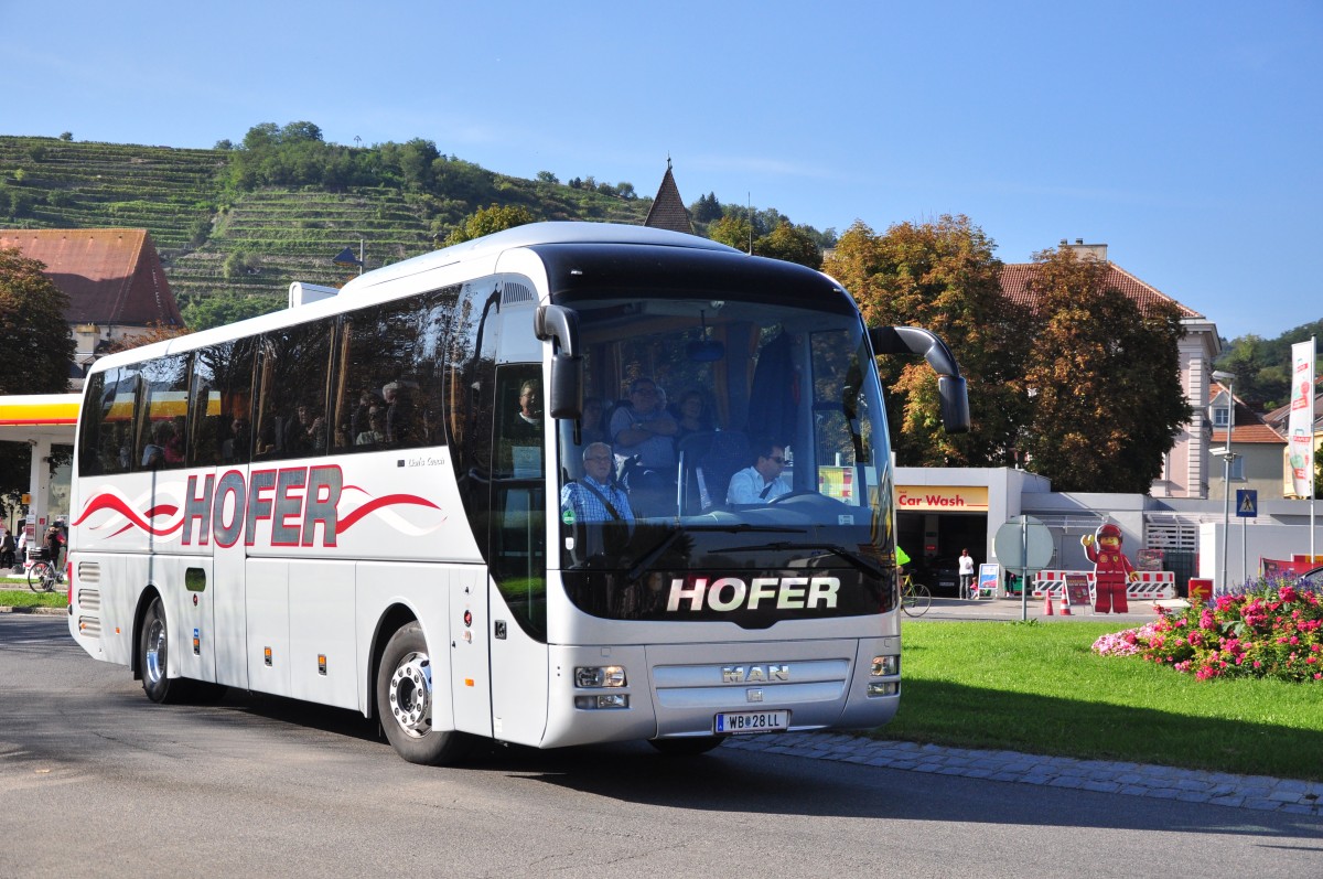 MAN Lions Coach von HOFER Reisen aus sterreich am 28.9.2014 in Krems.