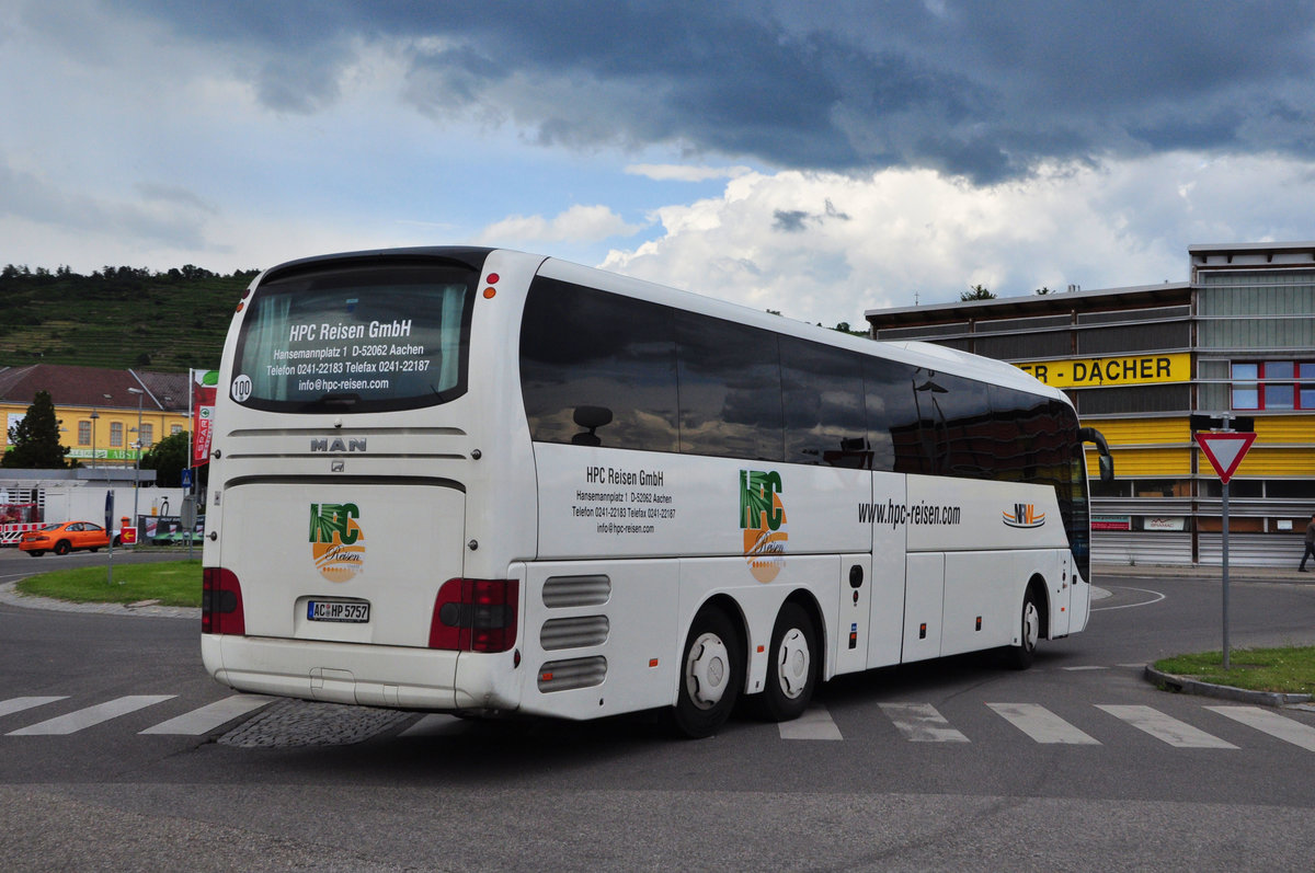 MAN Lions Coach von HPC Reisen aus der BRD in Krems gesehen.