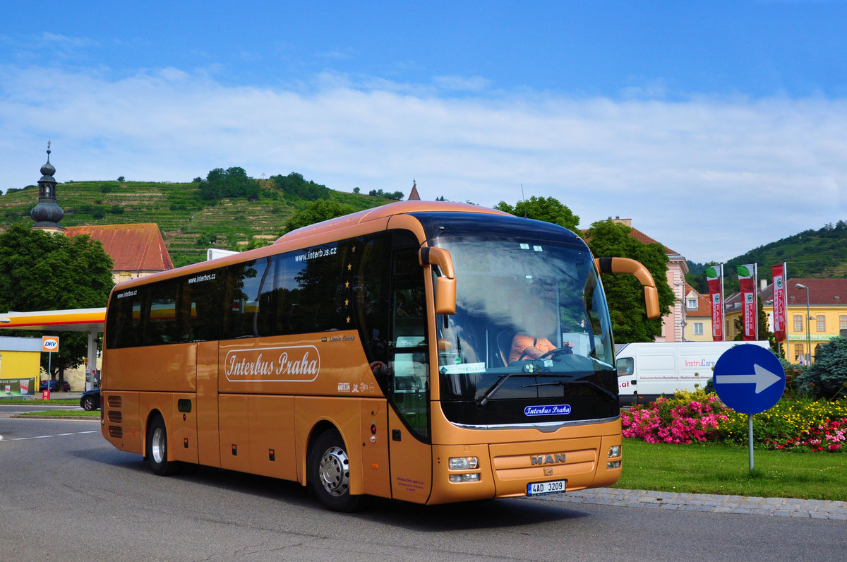 MAN Lions Coach von Interbus Praha in Krems gesehen.