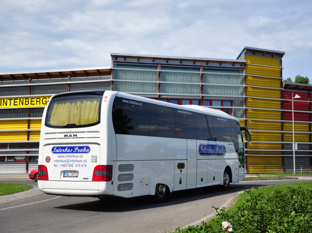 MAN Lion`s Coach von Interbus Praha in Krems unterwegs.