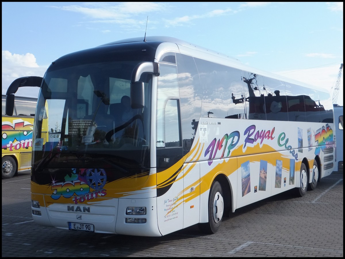 MAN Lion's Coach von JobTours aus Deutschland im Stadthafen Sassnitz.