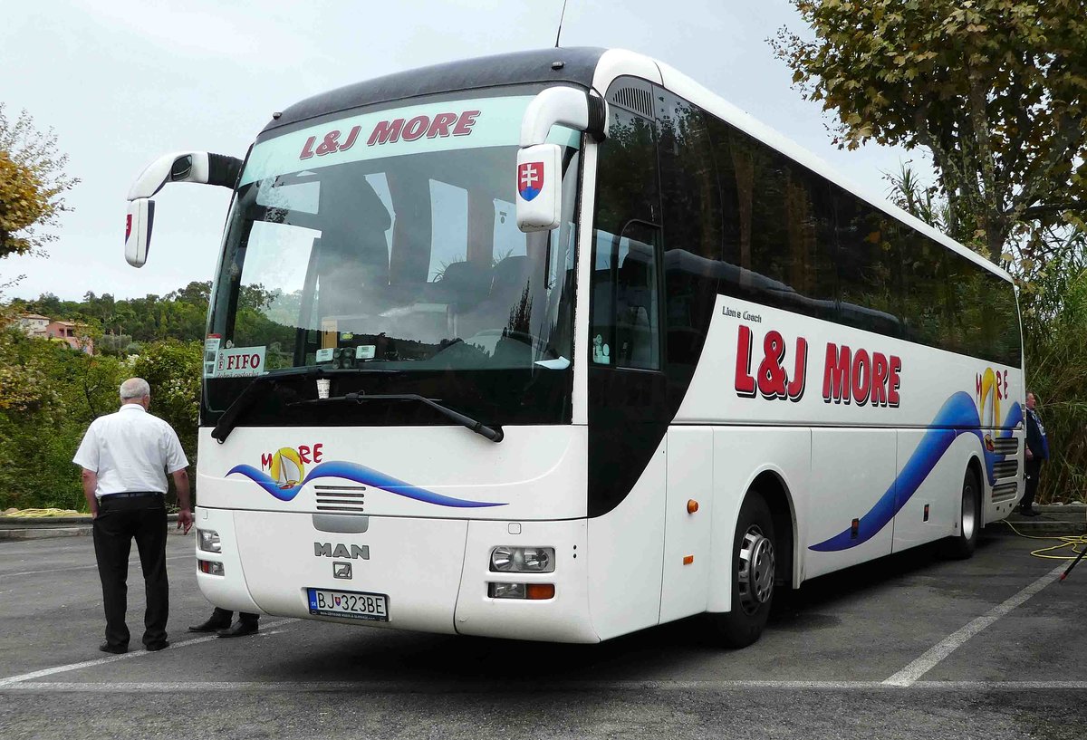 MAN Lion`s Coach von  L&J More  gesehen in Menton/F im September 2017