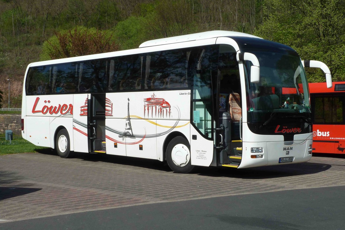 MAN Lion`s Coach von LWER-Reisen steht in Hann.-Mnden im Mai 2013