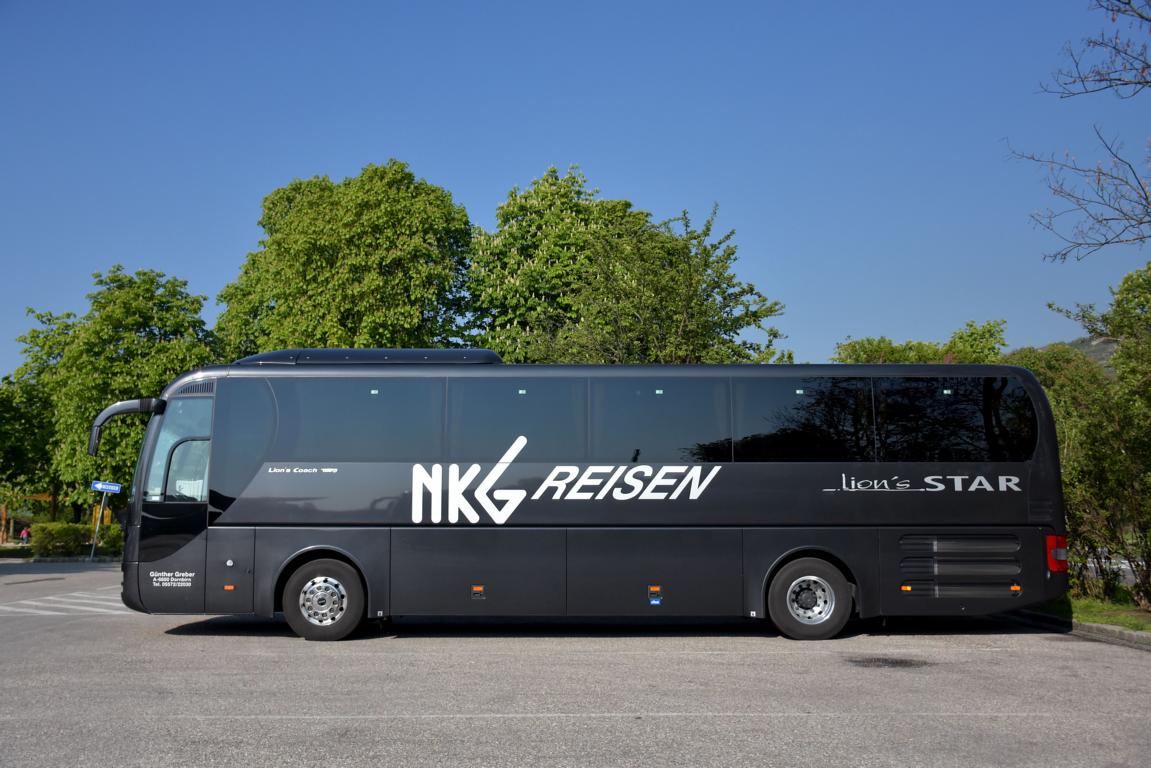 MAN Lion`s Coach von NKG Reisen aus sterreich in Krems.