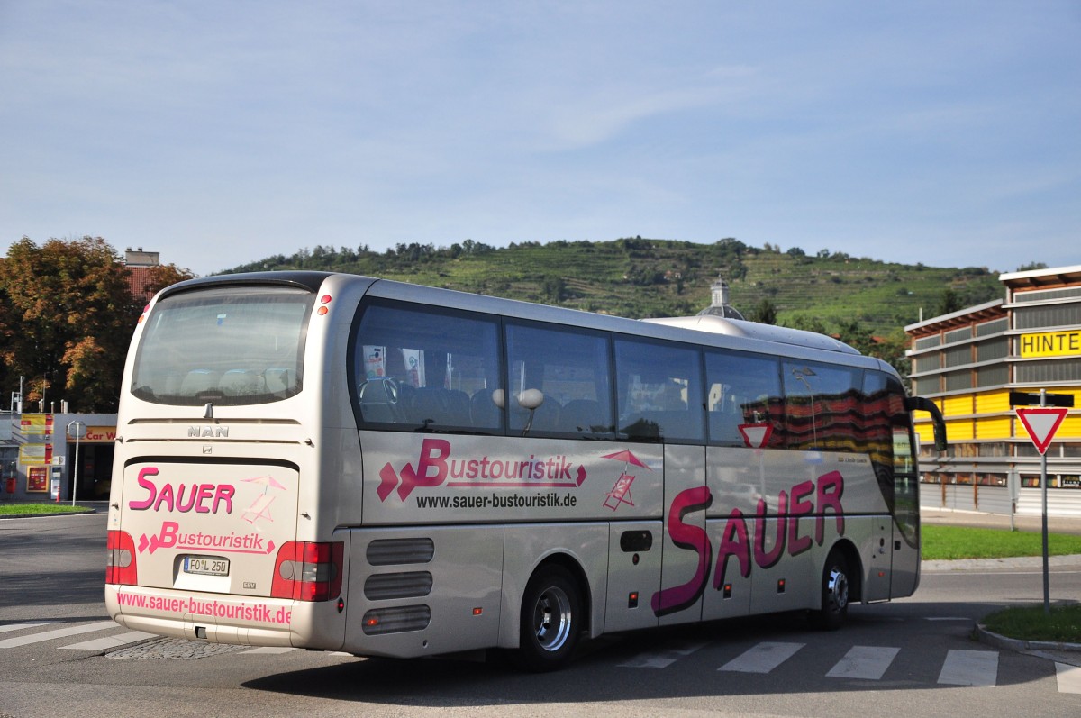 MAN Lions Coach von Sauer Reisen aus der BRD am 24.9.2014 in Krems.