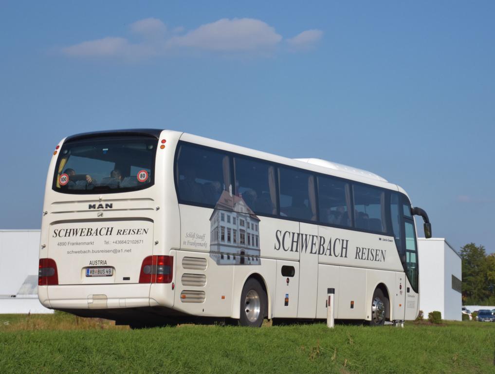 MAN Lion`s Coach von Schwebach Reisen aus sterreich 09/2017 in Krems.