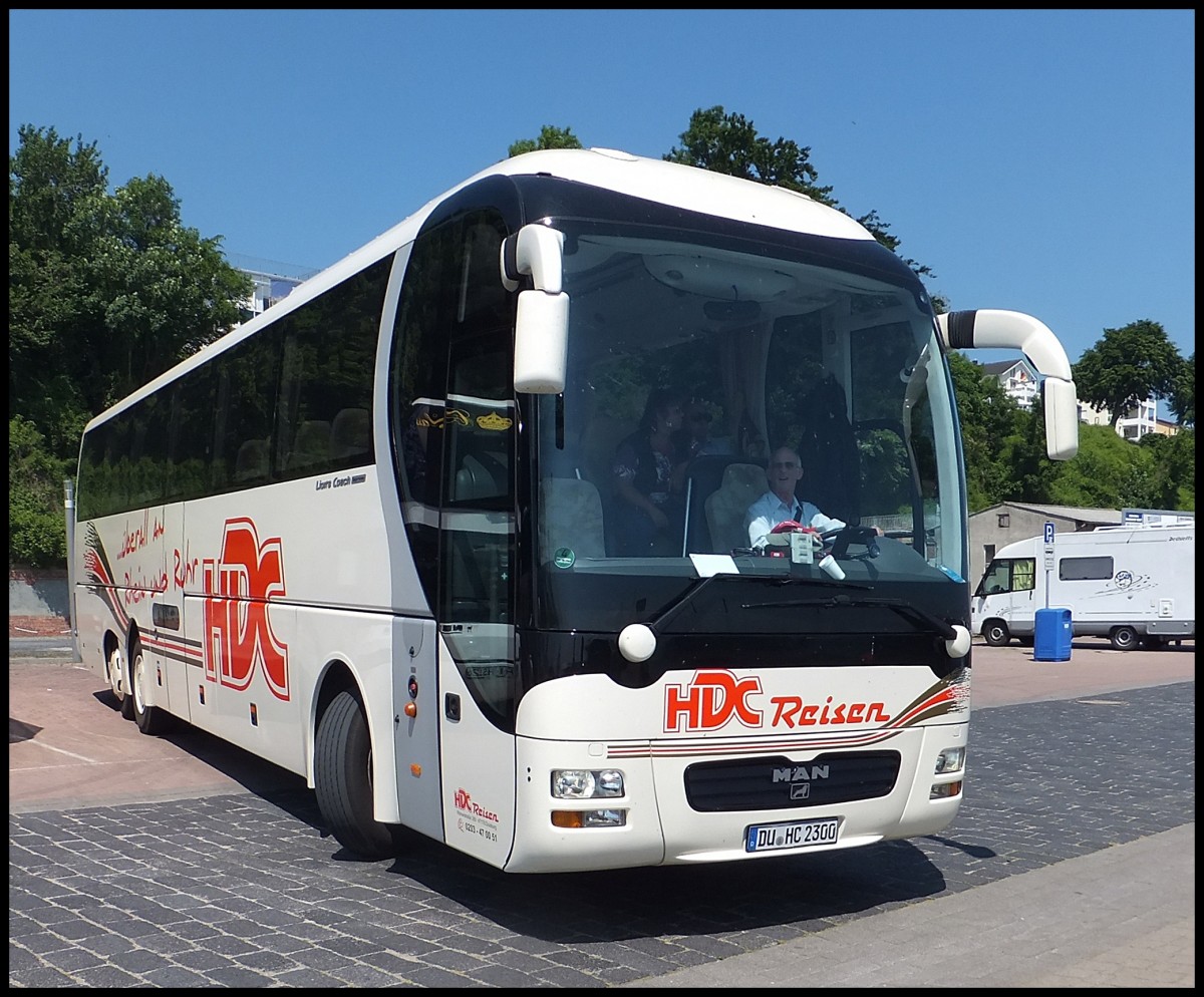 MAN Lion's Coach Supreme von HDC-Reisen aus Deutschland im Stadthafen Sassnitz.